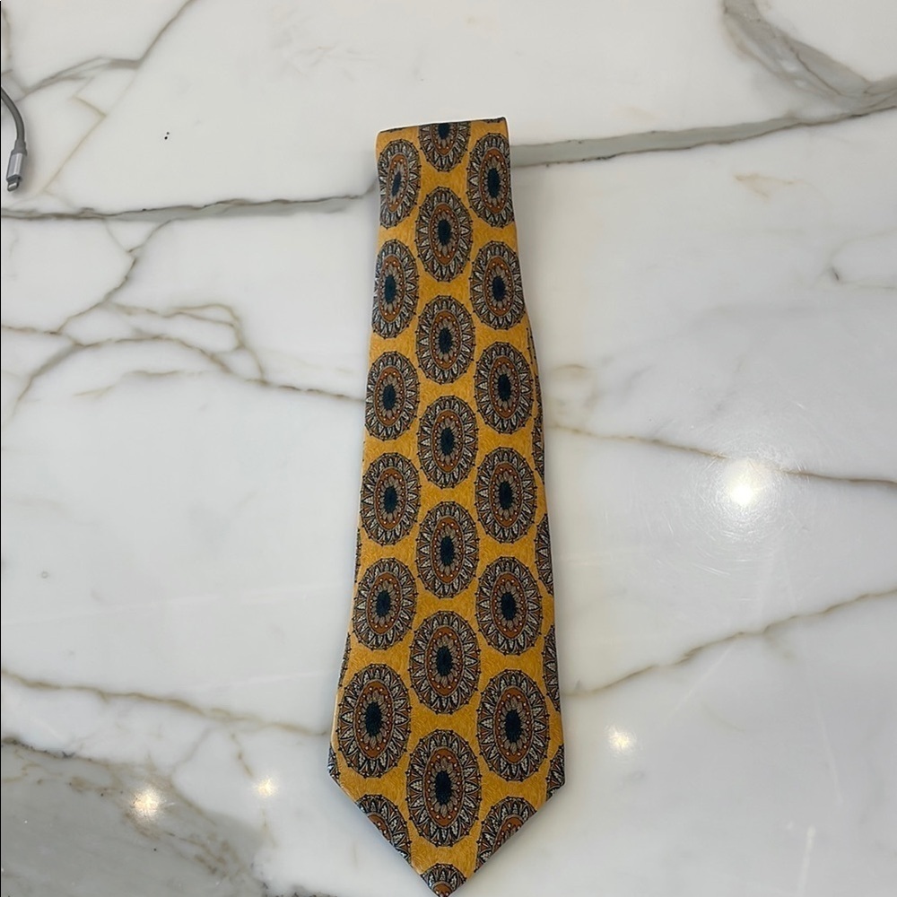 Lanvin 100% Silk Patterned Tie—FANTASTIC!! Excellent Preowned Condition!
